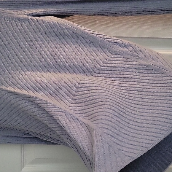 Light blue sweater - Picture 3 of 3